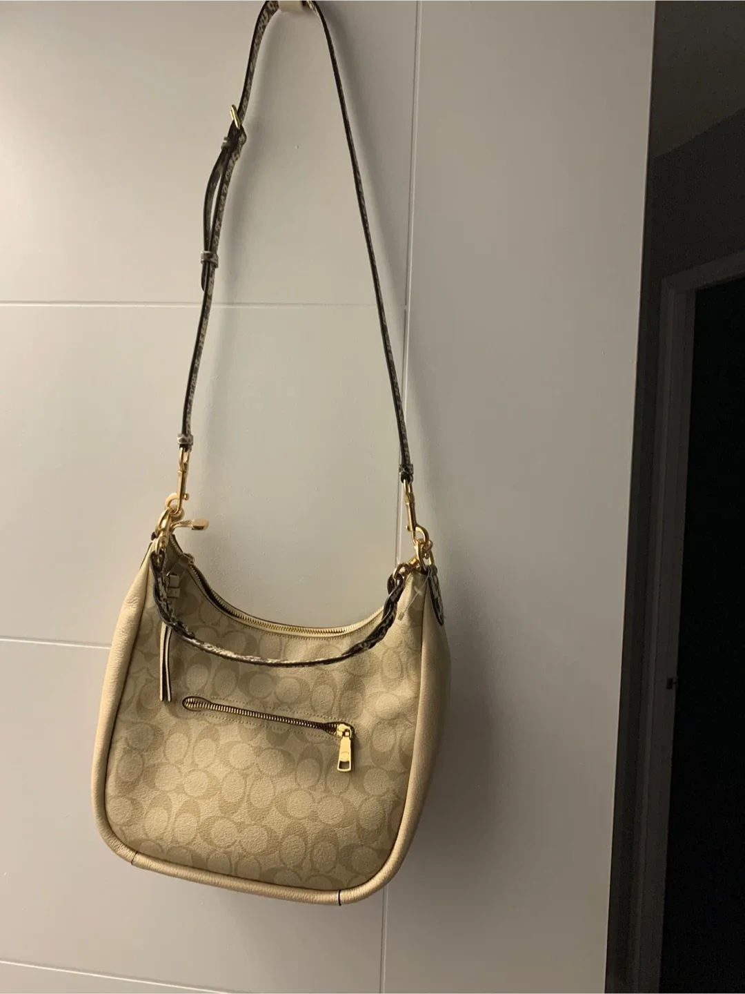 Coach Ergo Shoulder Bag image indicator(3)