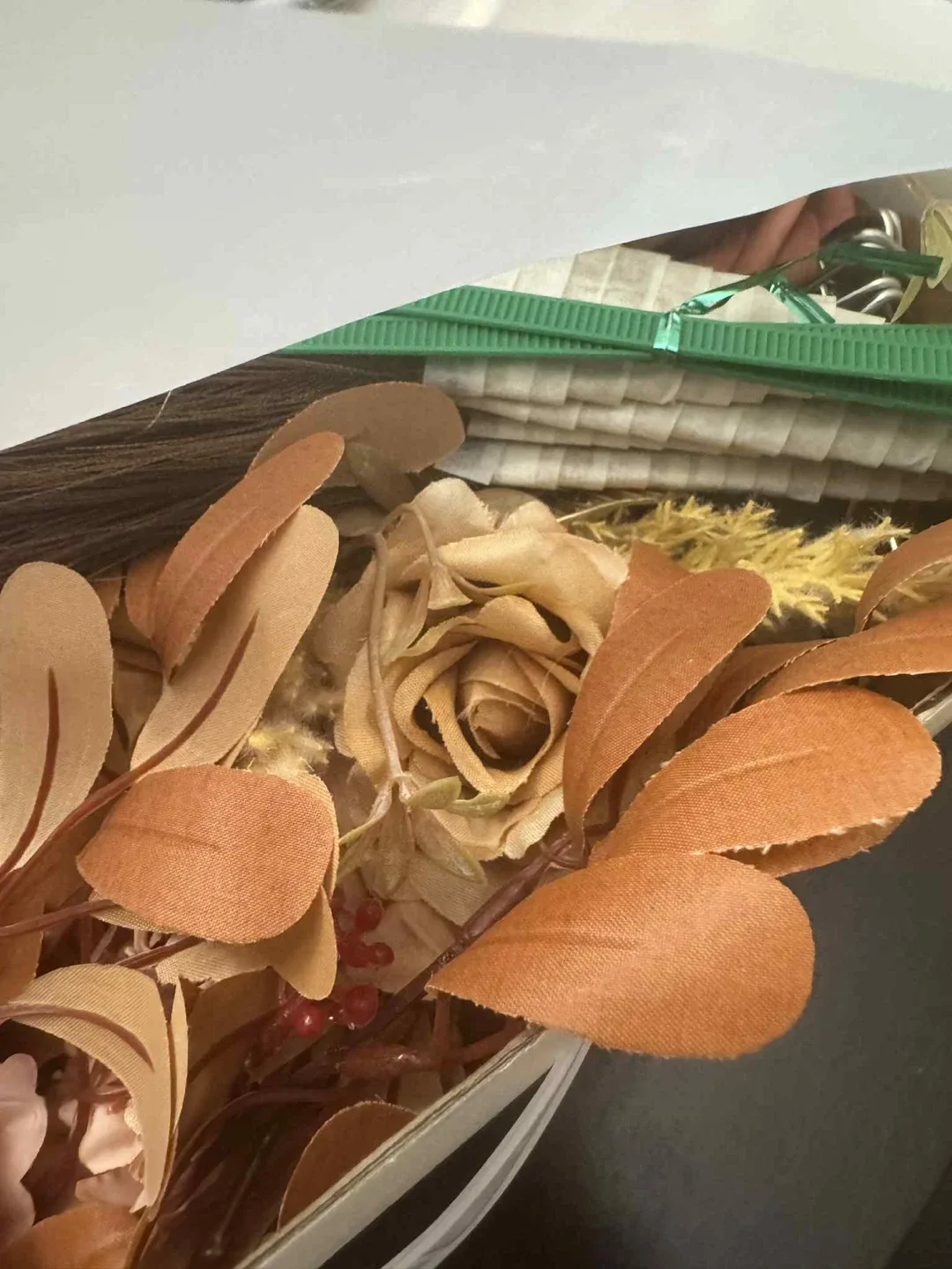 Lisuun Wedding Arch Flowers - Light Coffee & Dark Coffee image indicator(7)