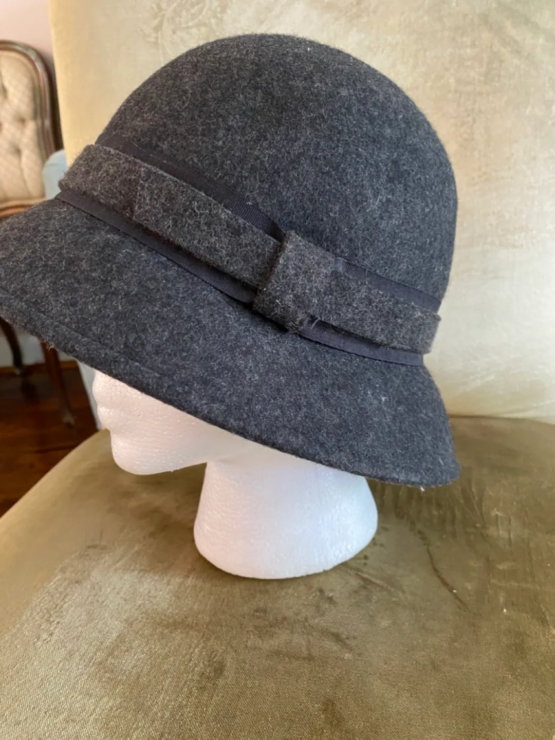 Lot of Felt and straw Hats image indicator(5)