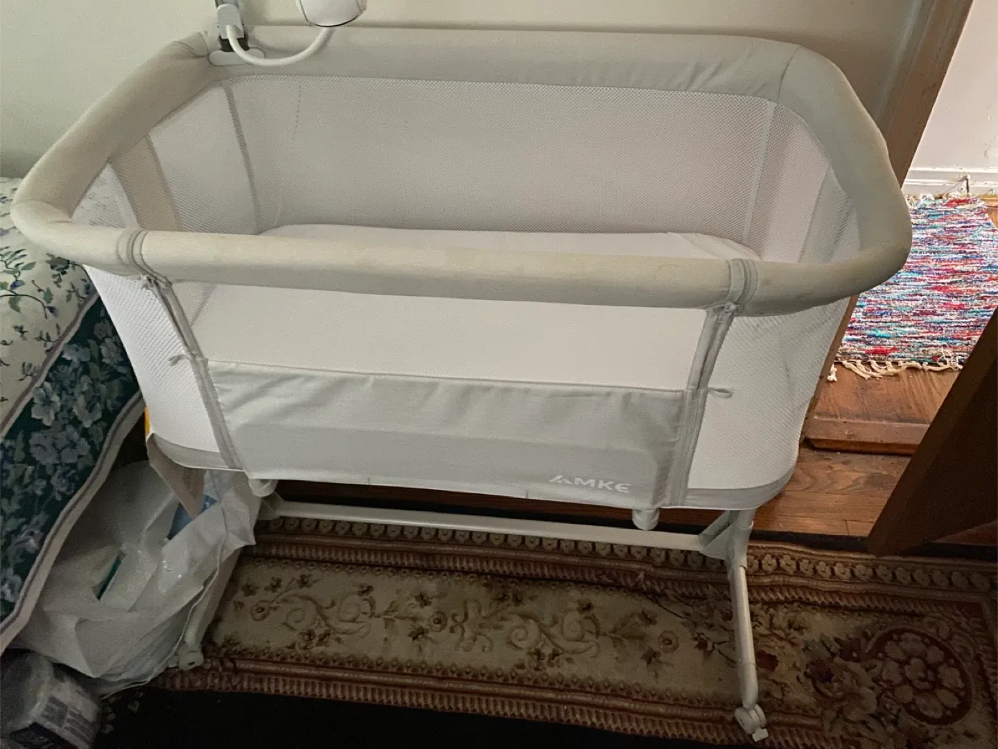 AMKE Closer Than Close Bedside Sleeper image indicator(2)