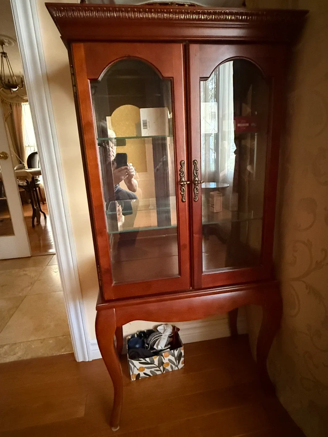 Glass cabinet thumbnail