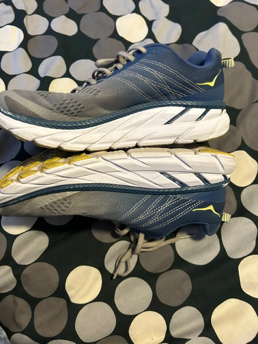 Hoka Clifton  - US 8 image indicator(2)