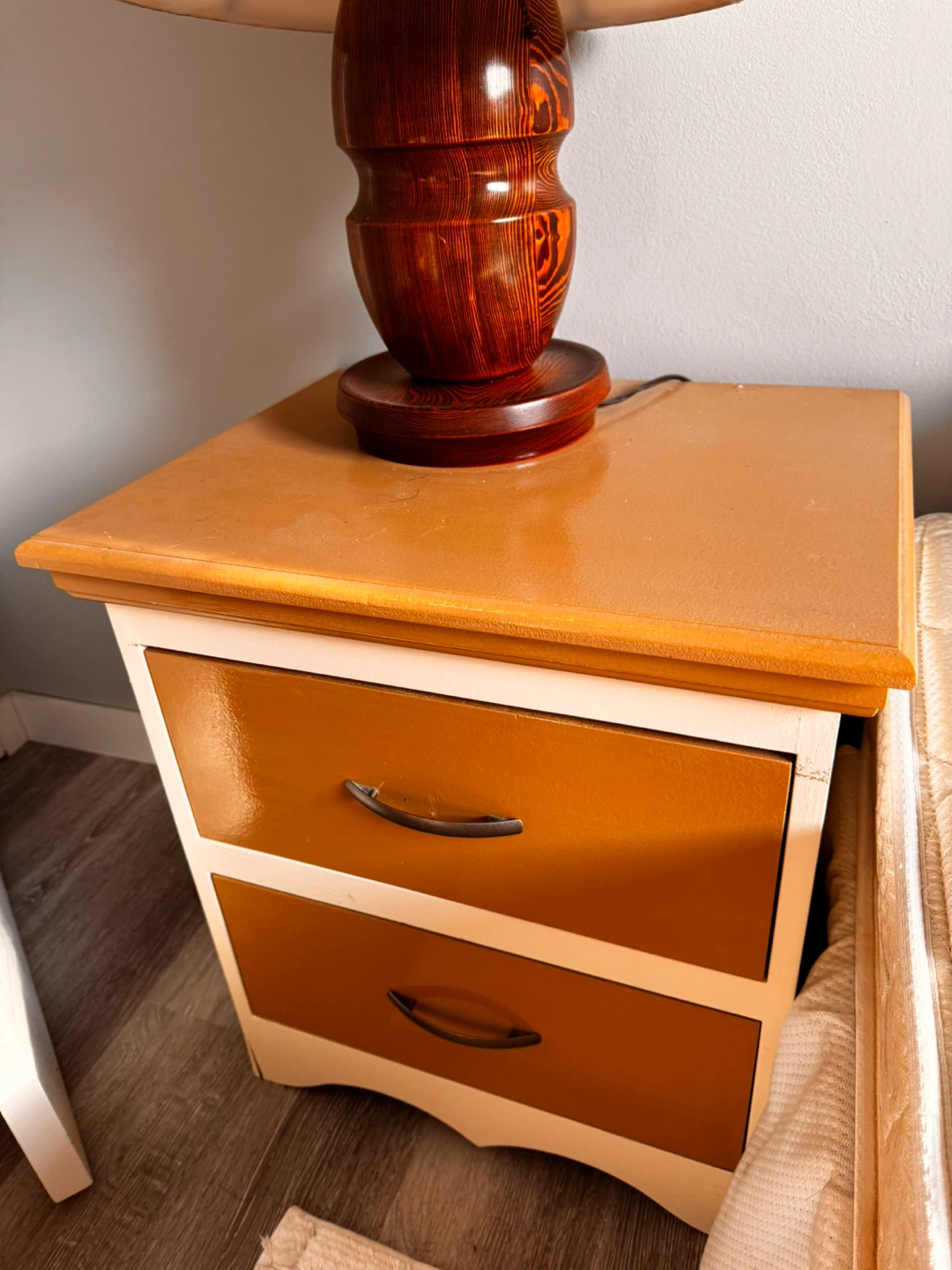 2 Wooden Nightstand with Two Drawers