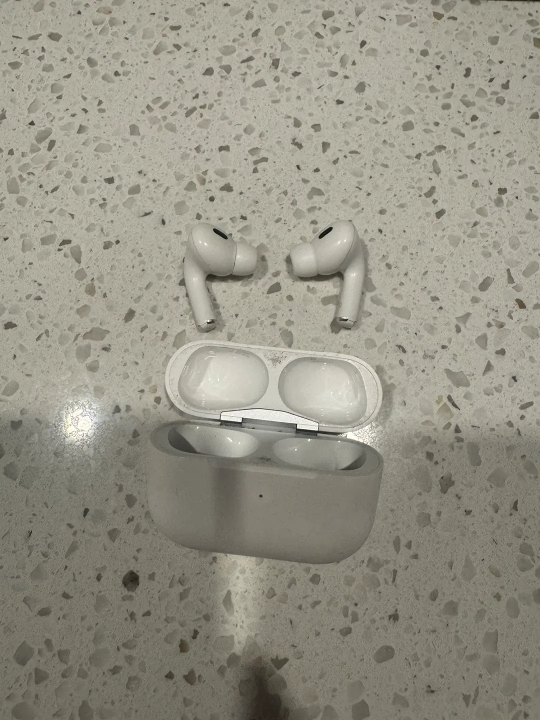 Apple AirPods Pro (2nd generation) image indicator(4)