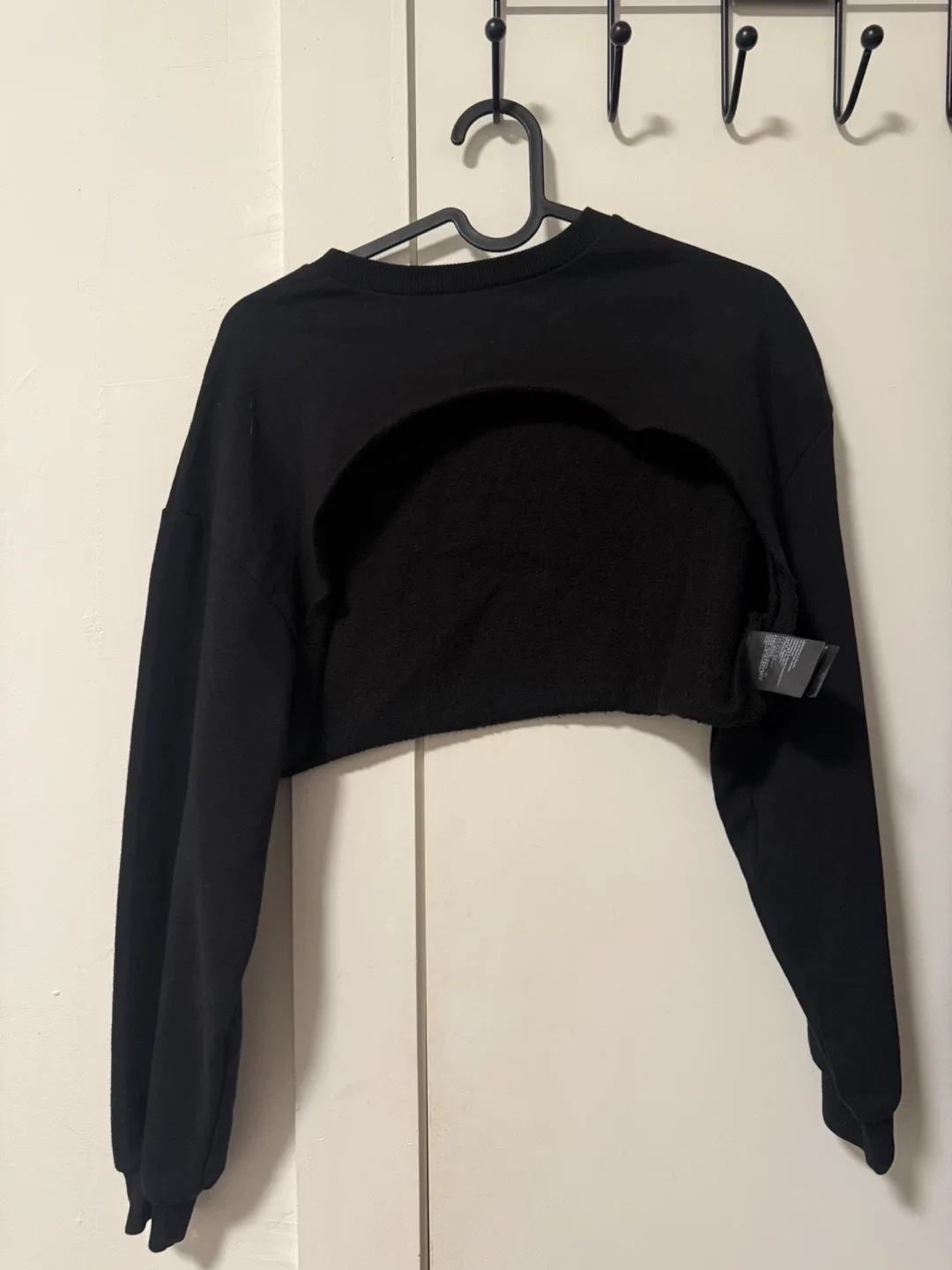 H&M Divided Black XS Crop Top thumbnail