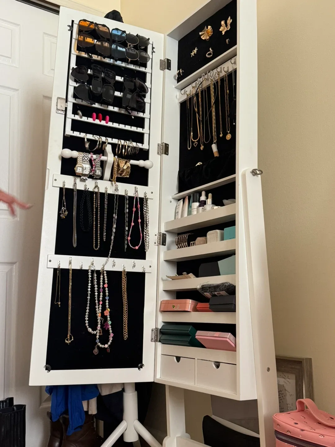 White Jewelry Armoire Mirror image indicator(2)