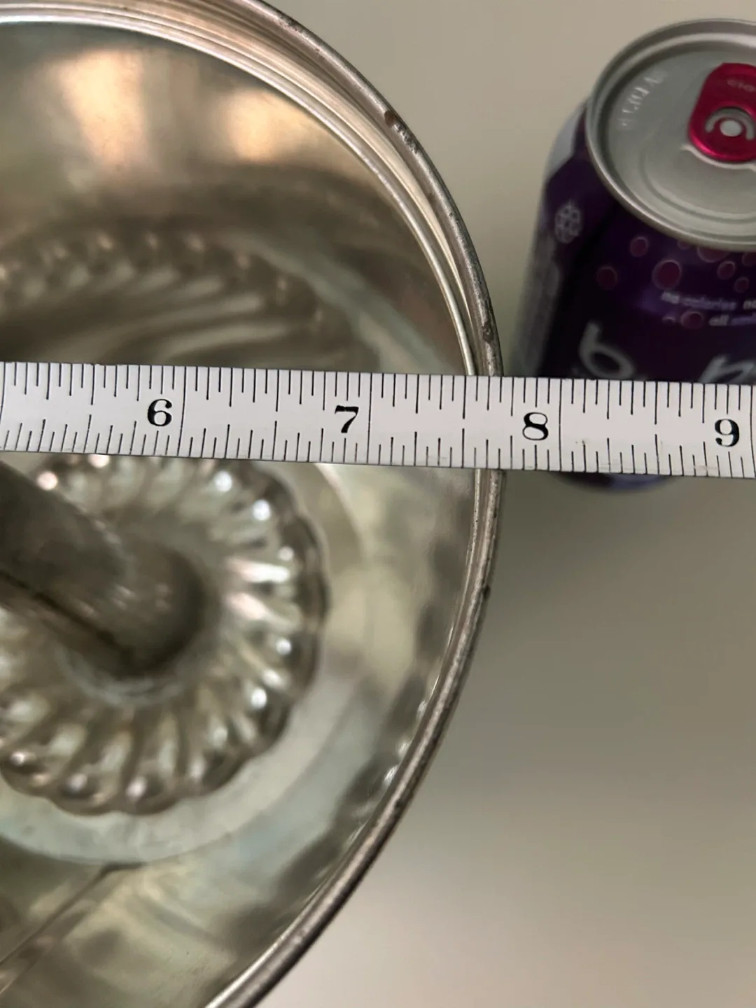 $5  Vintage Fluted Bundt Jello cake Mold aluminum image indicator(5)