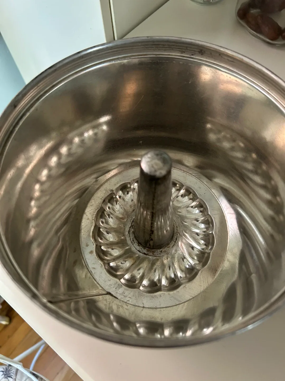 $6 Vintage Fluted Bundt Jello cake Mold aluminum thumbnail