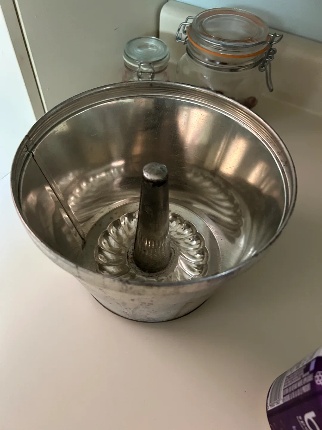 $5  Vintage Fluted Bundt Jello cake Mold aluminum image indicator(4)