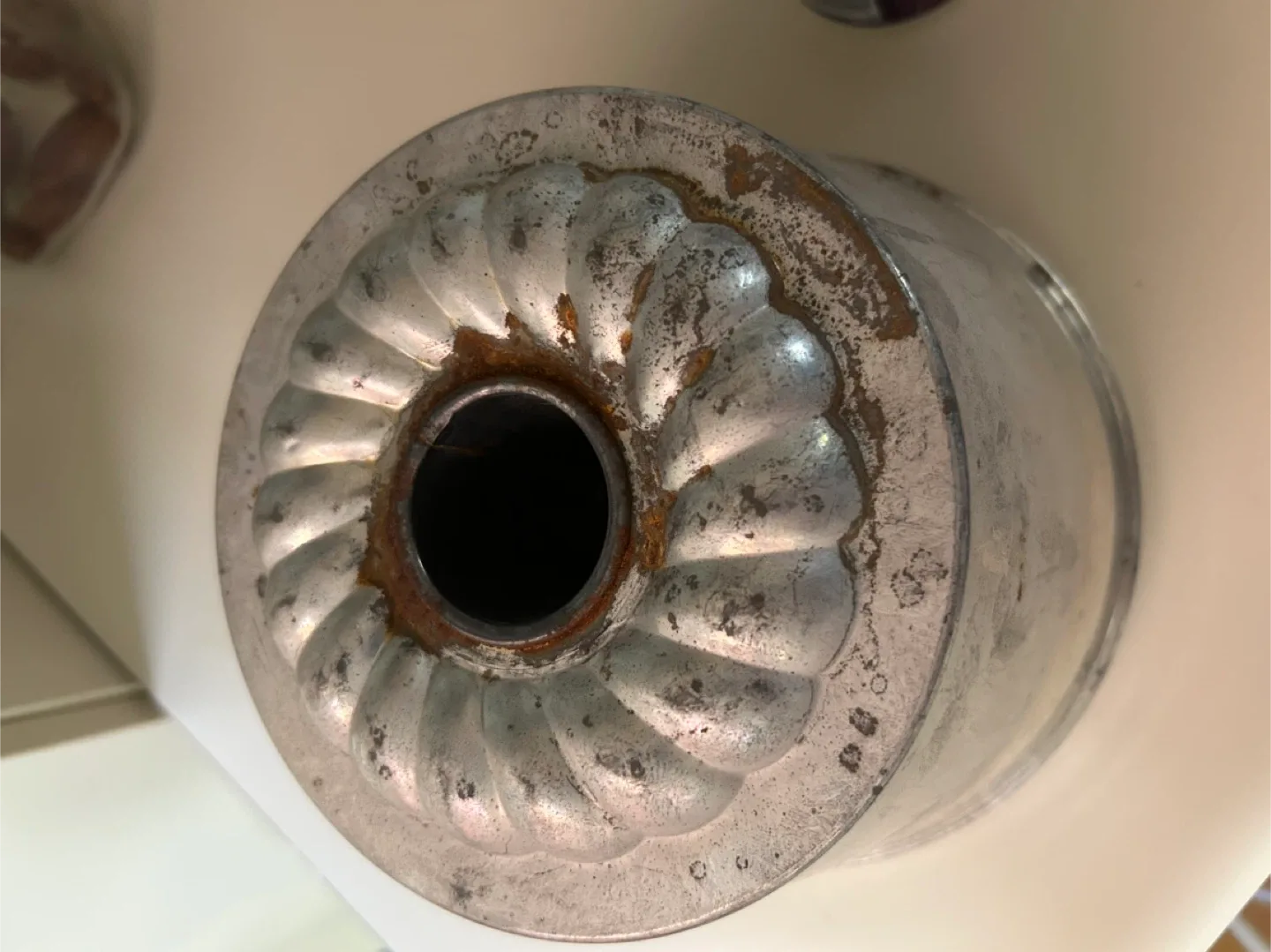 $5  Vintage Fluted Bundt Jello cake Mold aluminum image indicator(3)