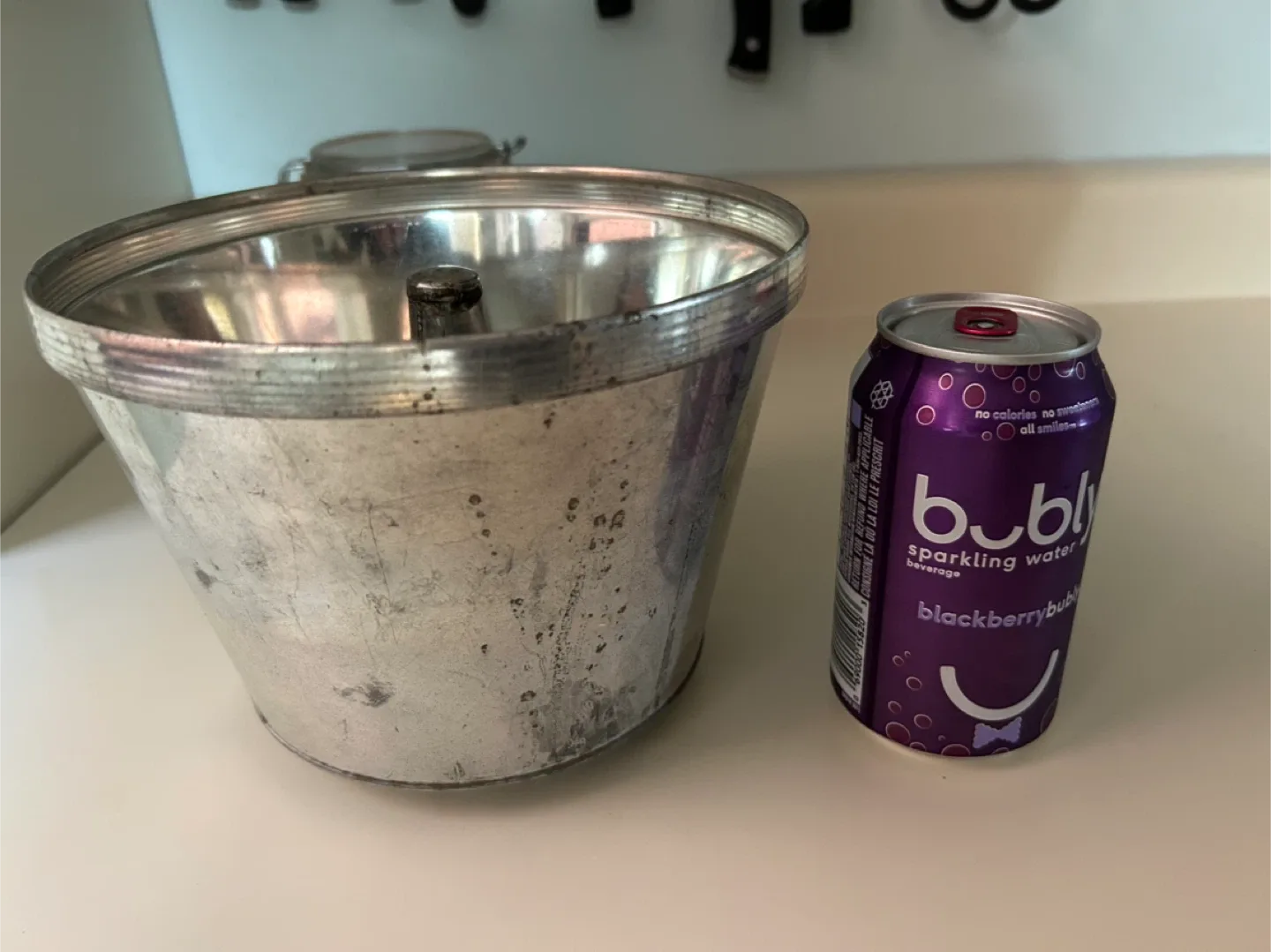 $5  Vintage Fluted Bundt Jello cake Mold aluminum image indicator(2)