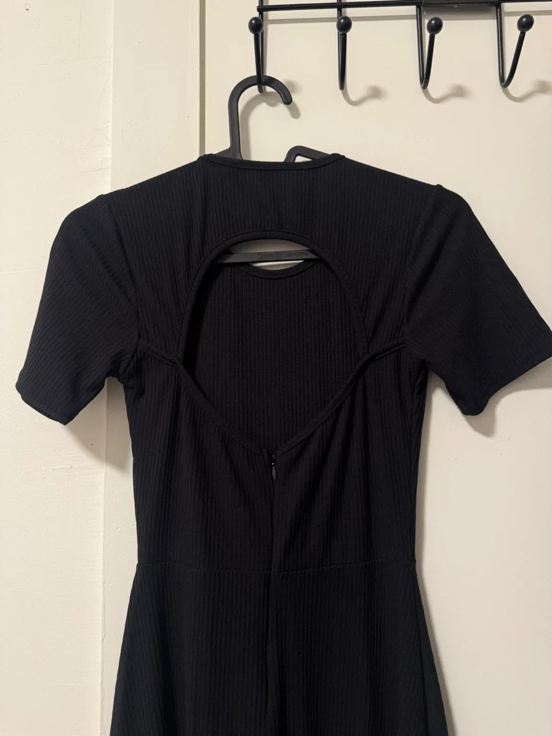 Black Ribbed Midi Dress image indicator(2)