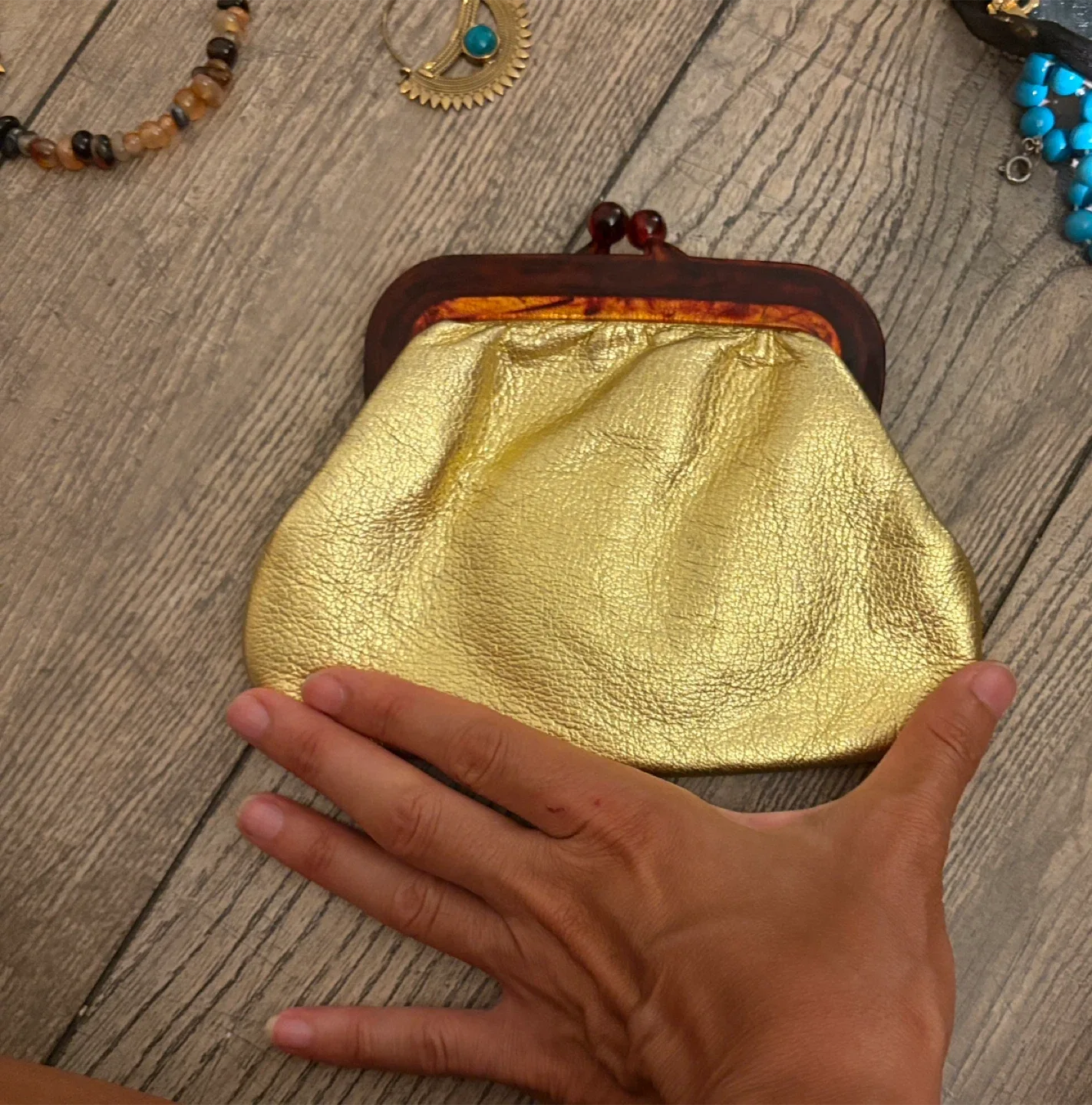 Vintage Gold Coin Purse thumbnail