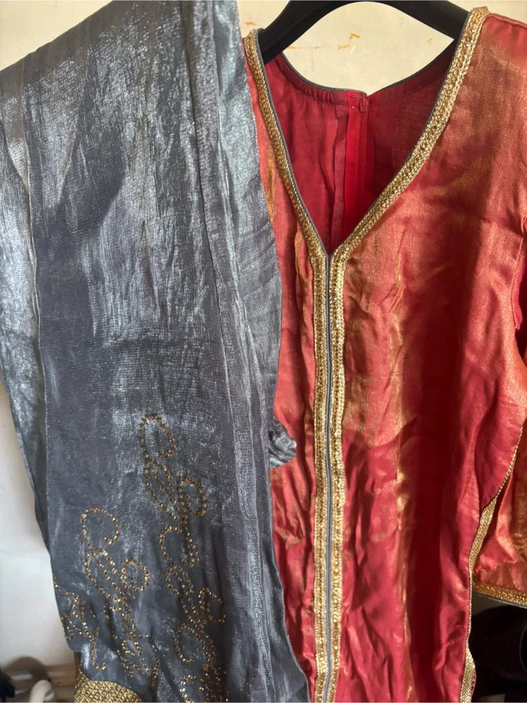 💥Diwali Sale💥Ladies Shalwar Kameez Suit - Red & Grey thumbnail