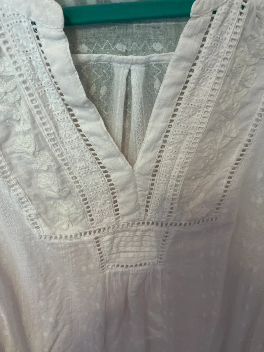 Westport Woman 1X White Embroidered Blouse image indicator(3)