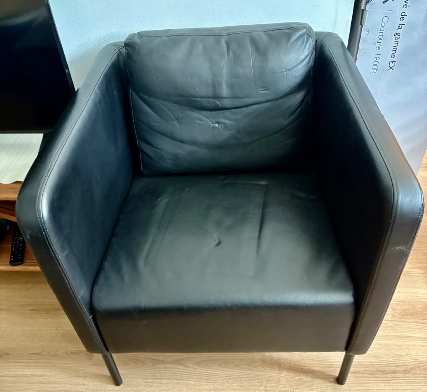 IKEA EKERÖ Armchair in Black image indicator(6)