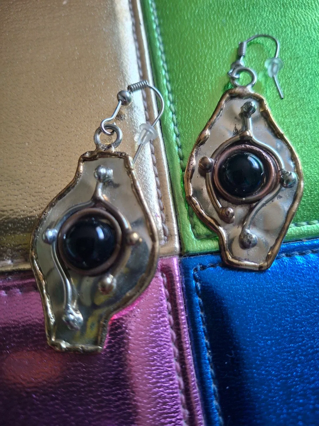 Pair of earrings with dark stone thumbnail
