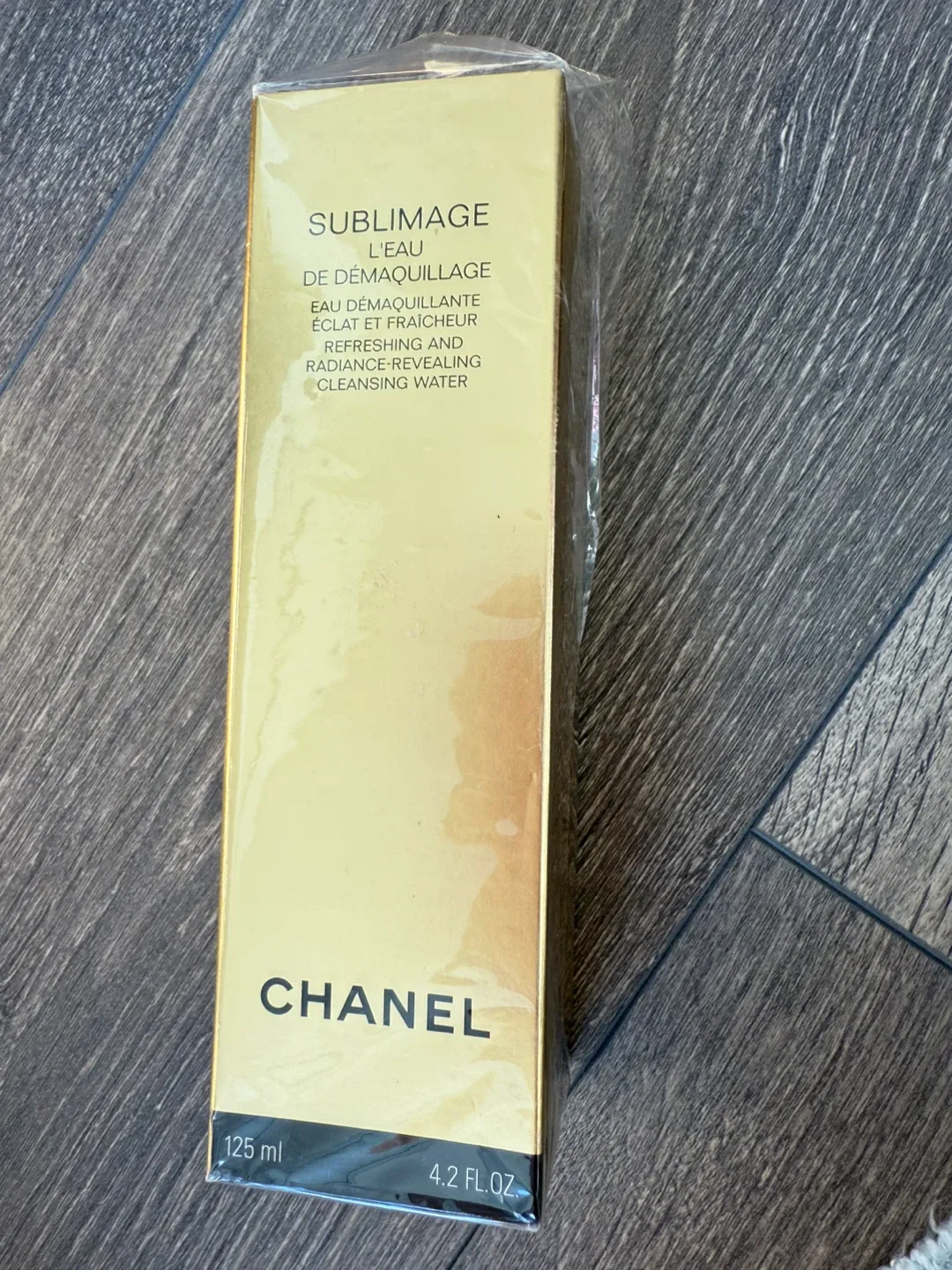 Chanel Sublimage L'Eau de Demaquillage Cleansing Water - New image indicator(2)