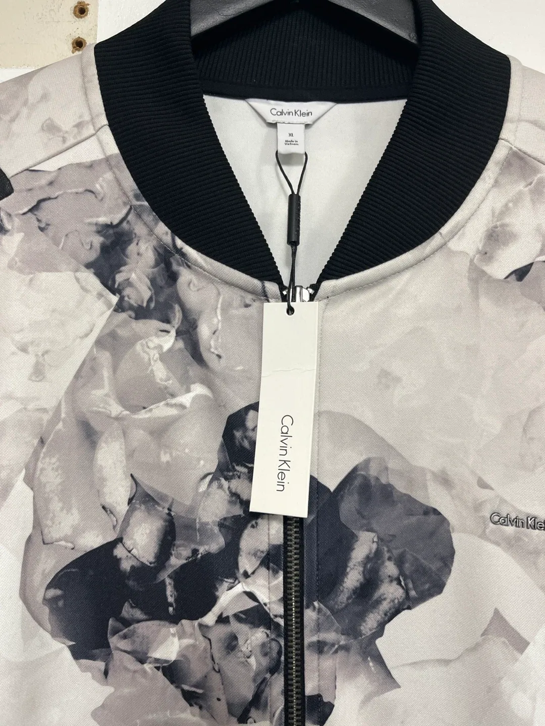 New Calvin Klein XL/TG Floral Bomber Jacket image indicator(2)