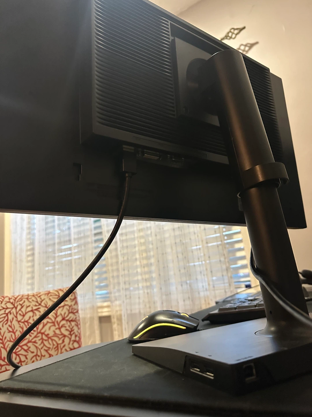 Samsung S24E650 24" LED Monitor - photo 2