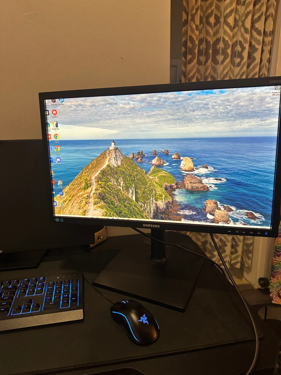 Samsung S24E650 24" LED Monitor - photo 3