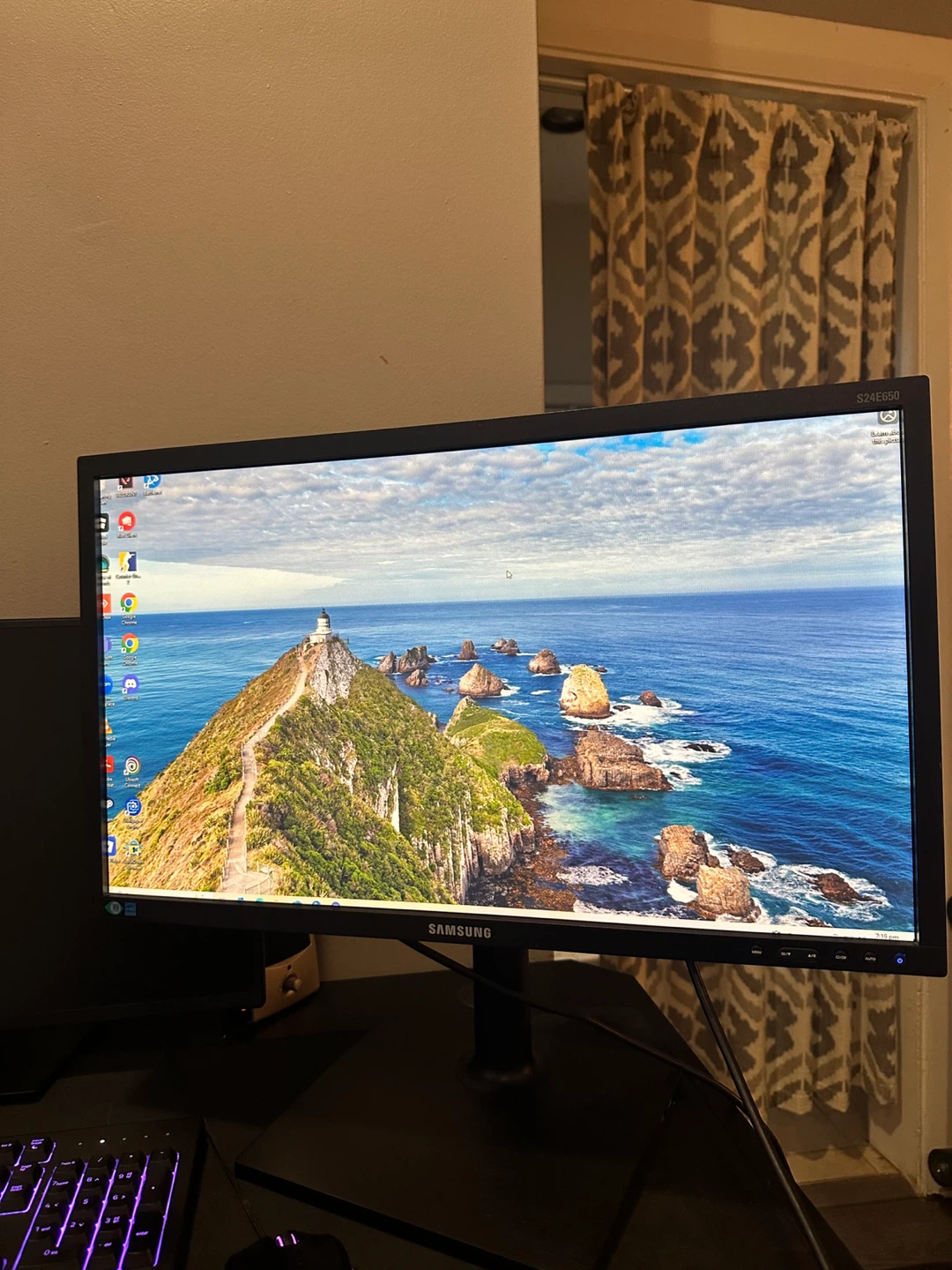 Samsung S24E650 24" LED Monitor