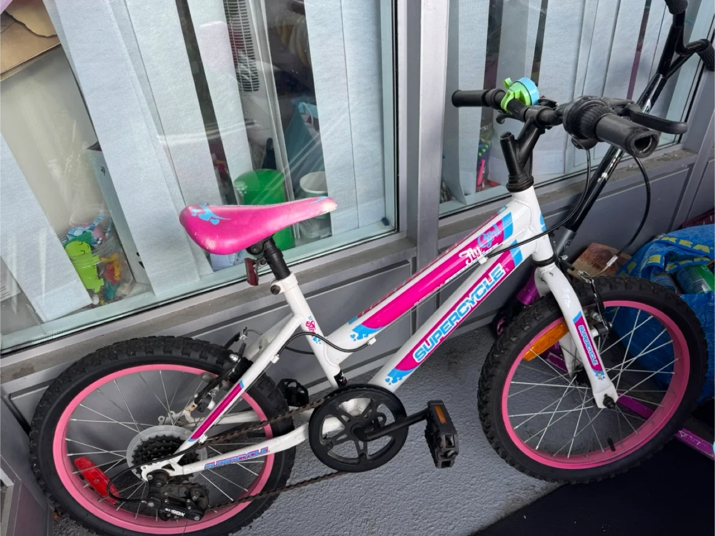 Supercycle 'Fly' Girls Bike - White & Pink thumbnail