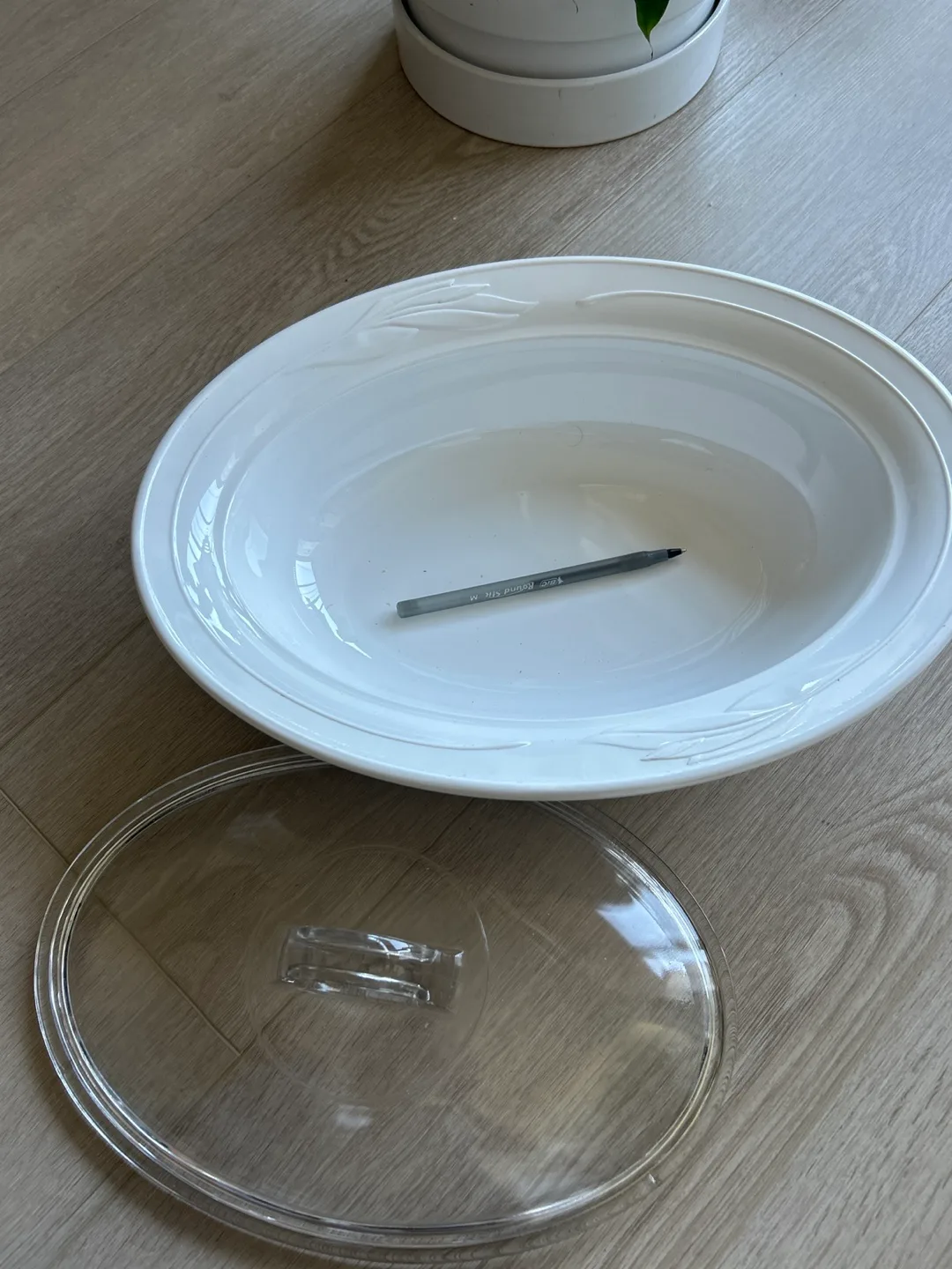 Corningware Oval Casserole Dish with Lid image indicator(2)