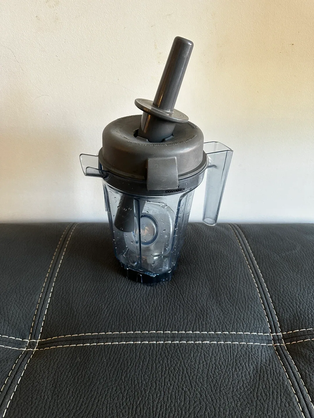 Vitamix 7500 Blender And Dry Grains Container Bundle & Warranty image indicator(4)