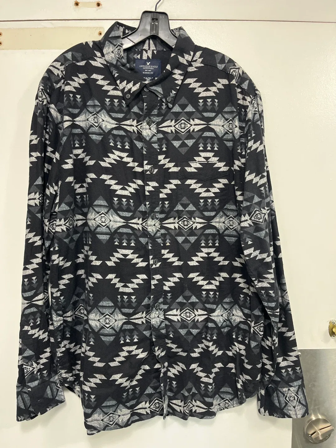 American Eagle Outfitters Classic Fit Shirt - XL thumbnail