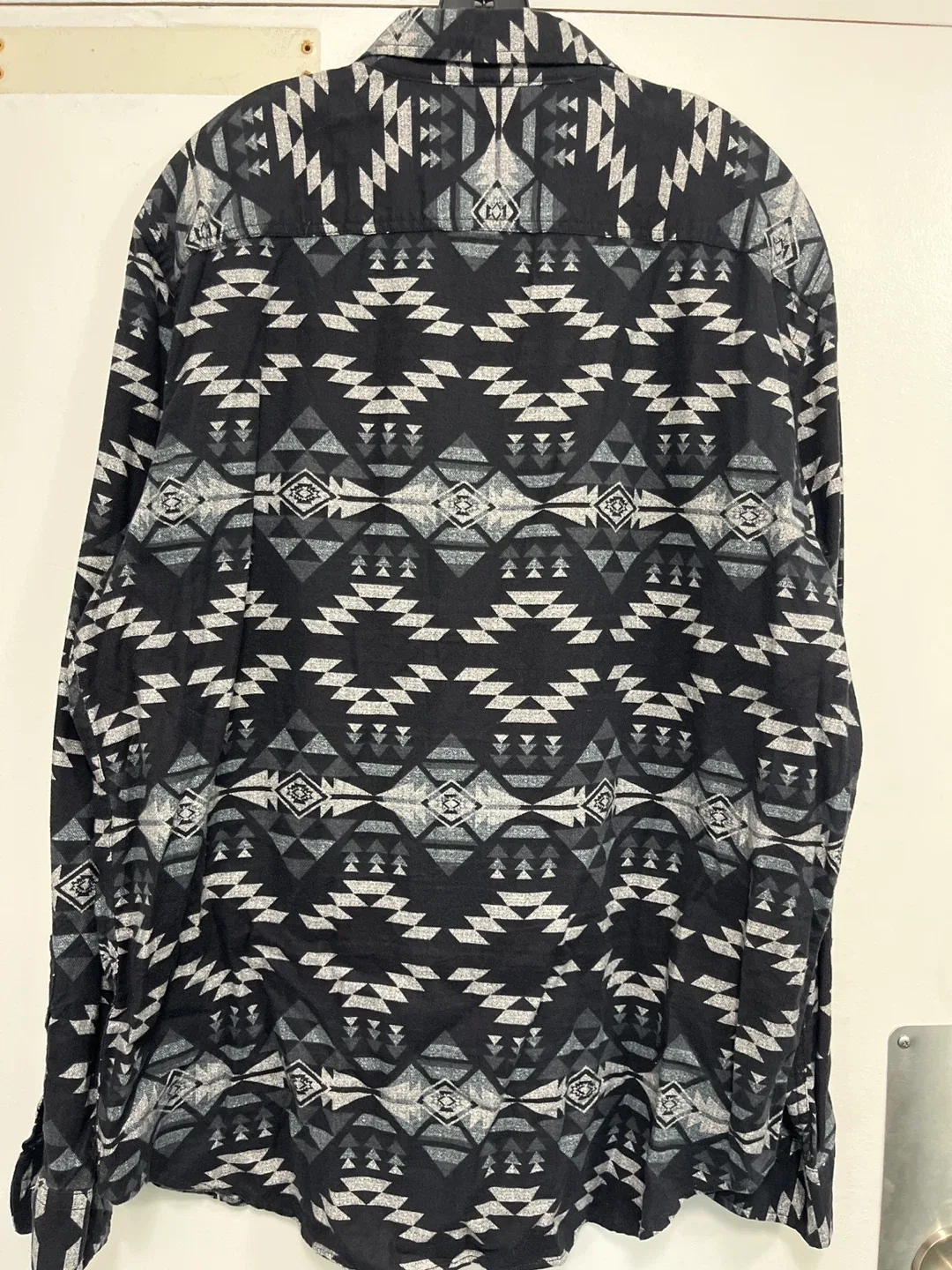 American Eagle Outfitters Classic Fit Shirt - XL image indicator(3)