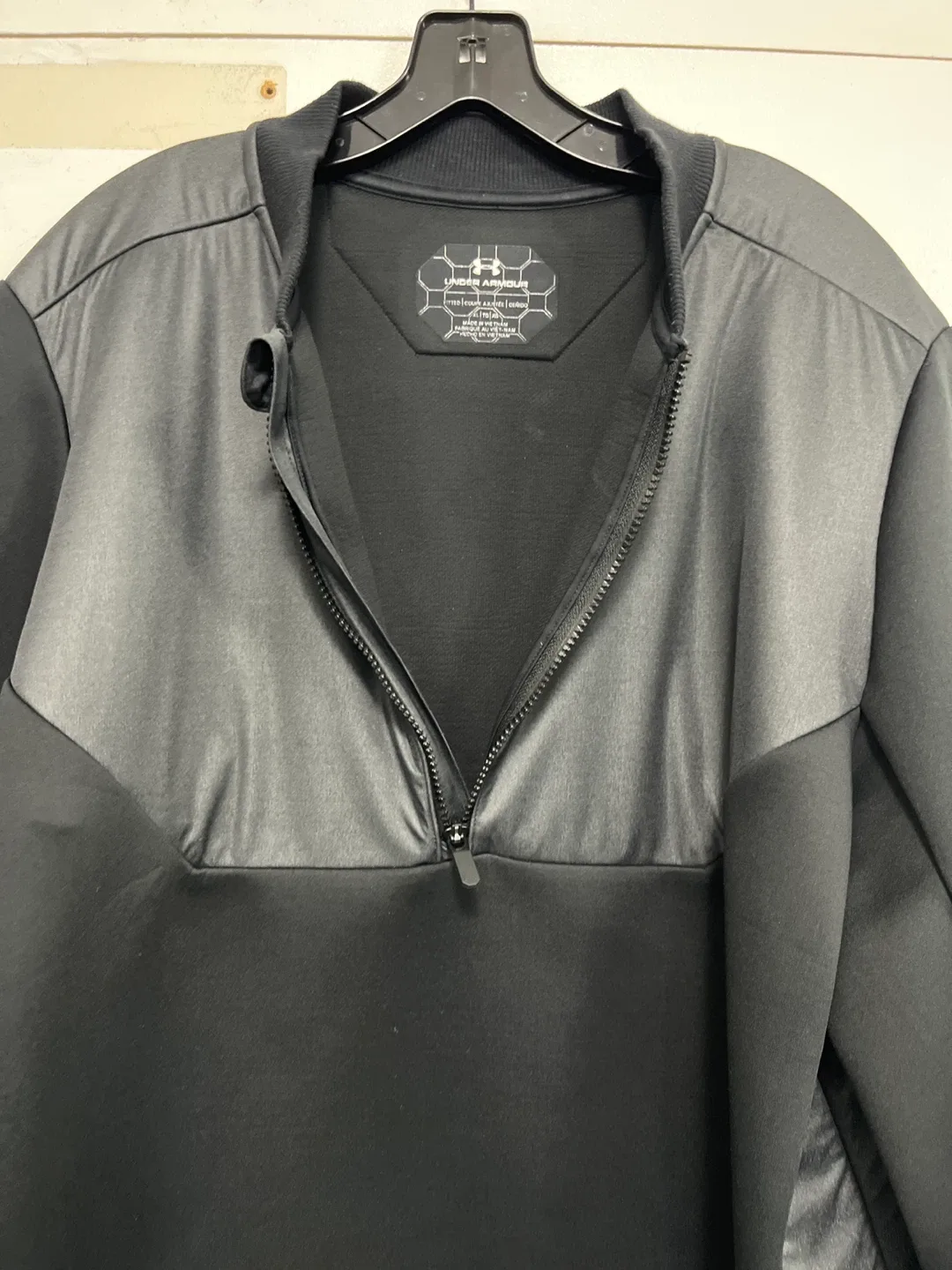 New Under Armour Black Jacket - Size XL image indicator(3)