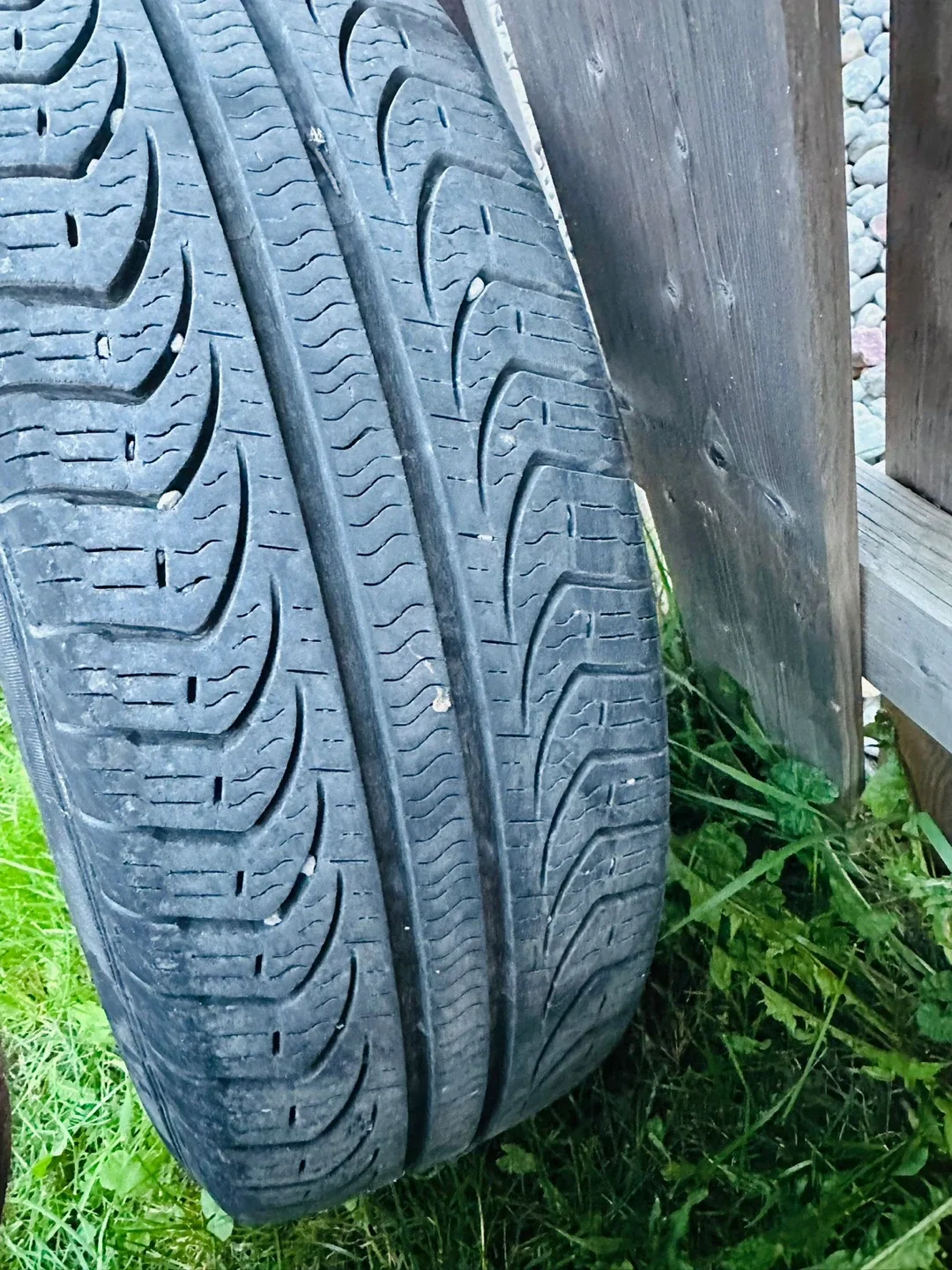 Pirelli P195/65R15 91T Tires - Set of 4 image indicator(3)