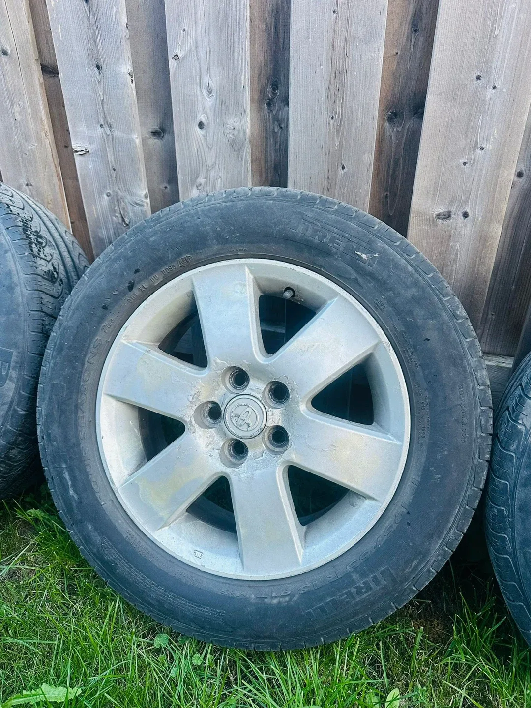 Pirelli P195/65R15 91T Tires - Set of 4 image indicator(5)