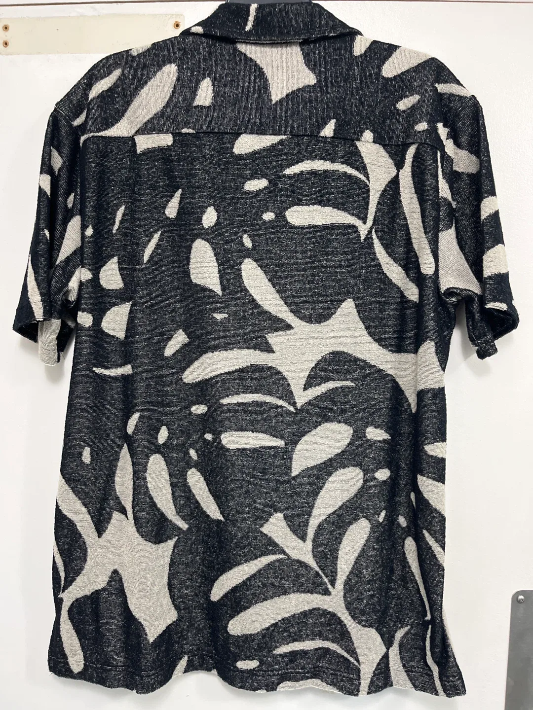 New H&M Regular Fit Shirt - Size M image indicator(4)