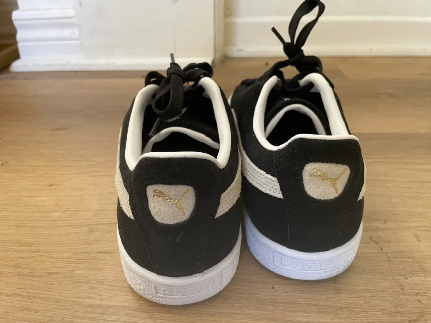 Puma Suede Classic Black Sneakers image indicator(2)