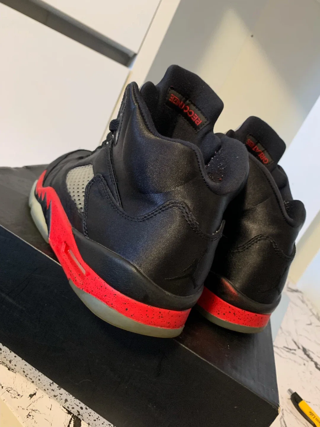 Air Jordan 5 Retro Satin Size 10.5 image indicator(5)