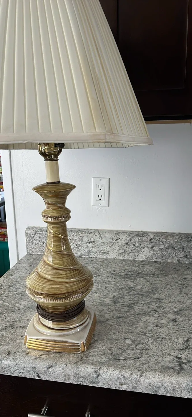 Vintage Ceramic Table Lamp thumbnail