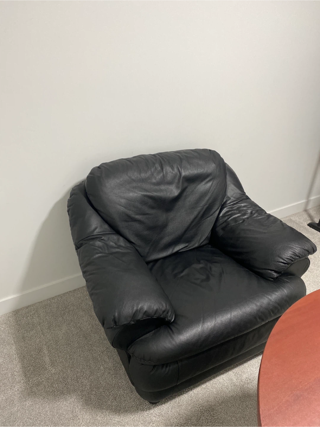Black Leather Armchair - photo 3