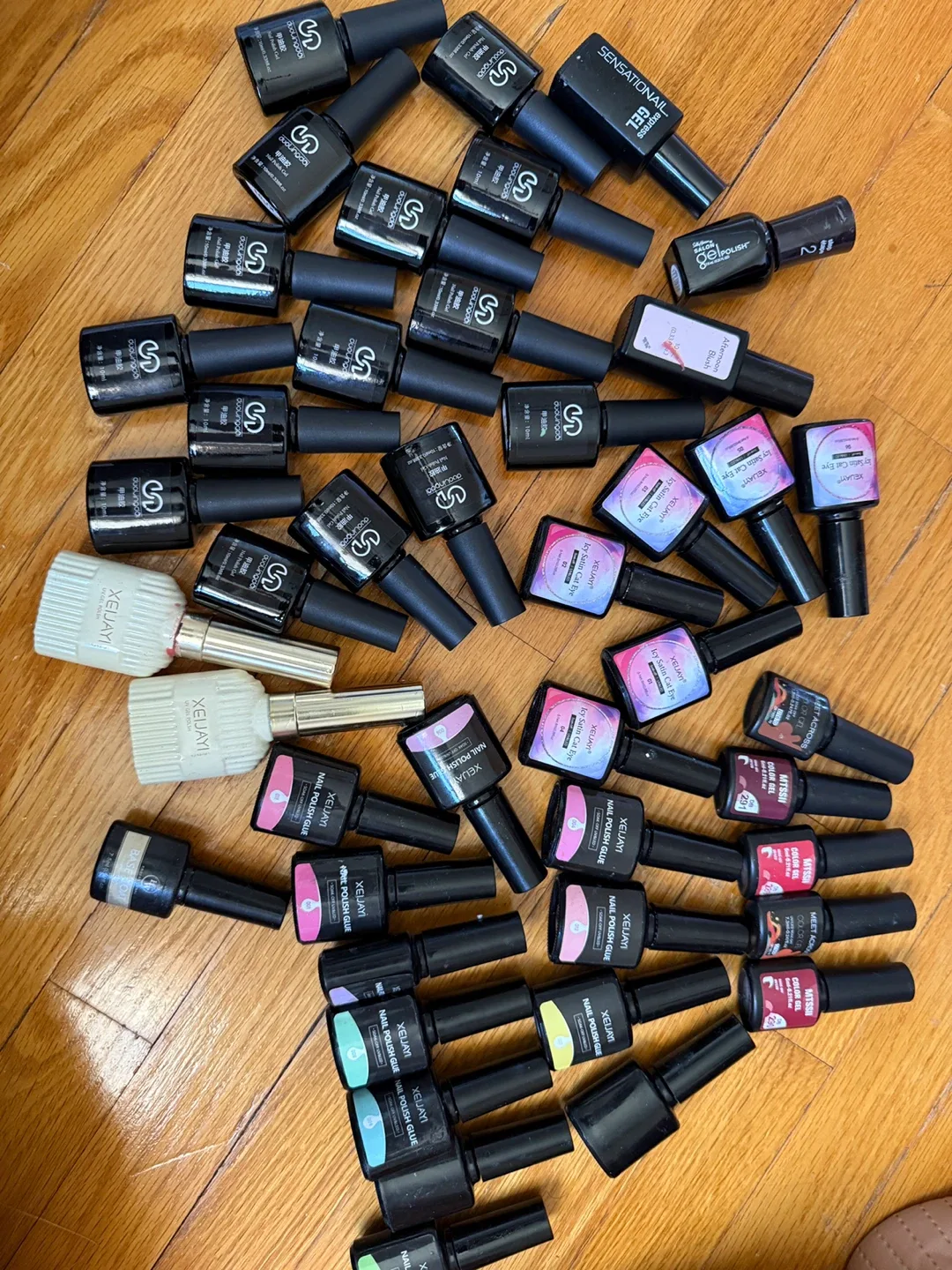 Mixed Lot of Nail Polish - Sensational, Xeluayt & More! thumbnail