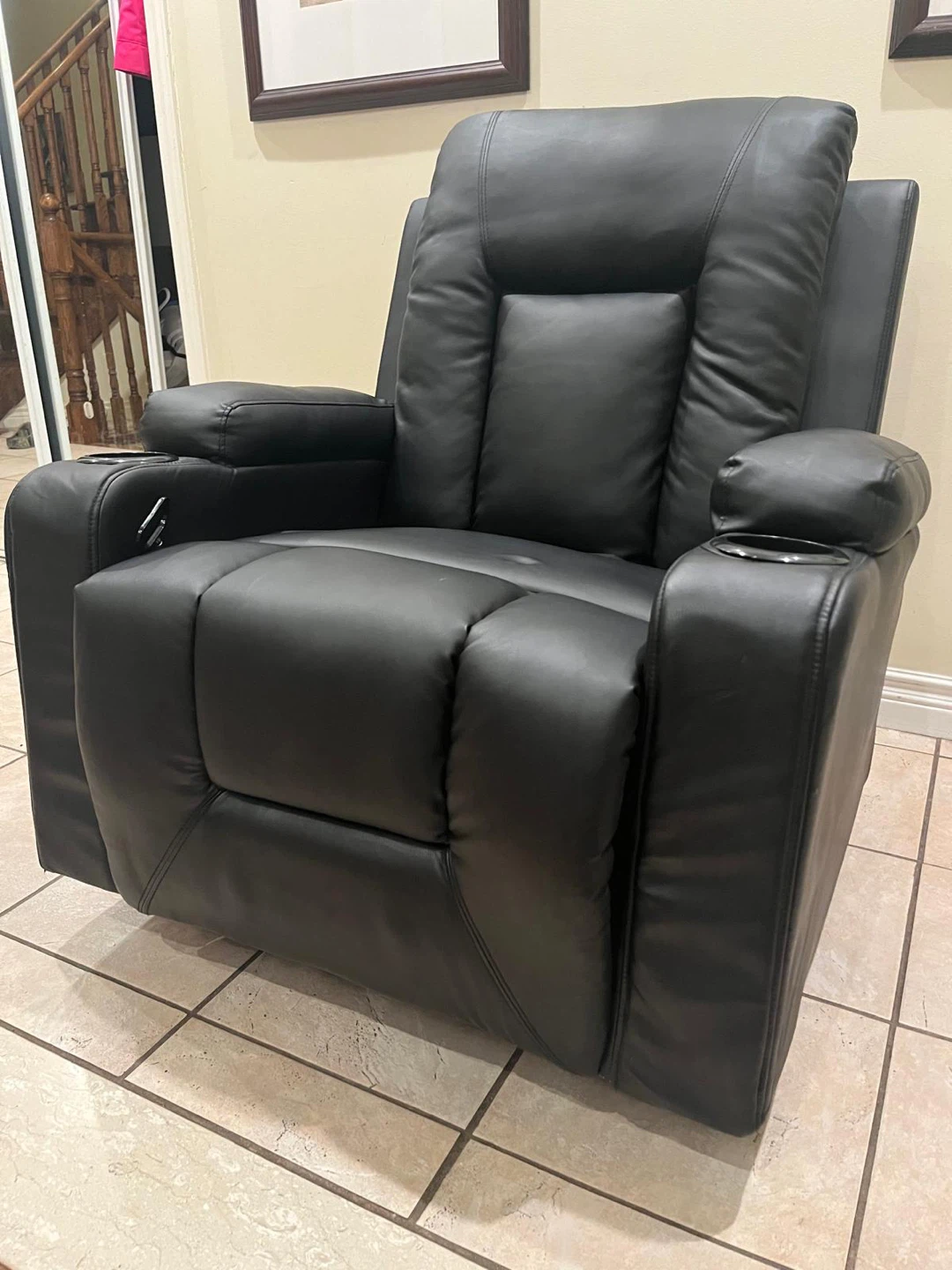 New / display item 360 swivel  manual recliner $150 price firm - photo 2