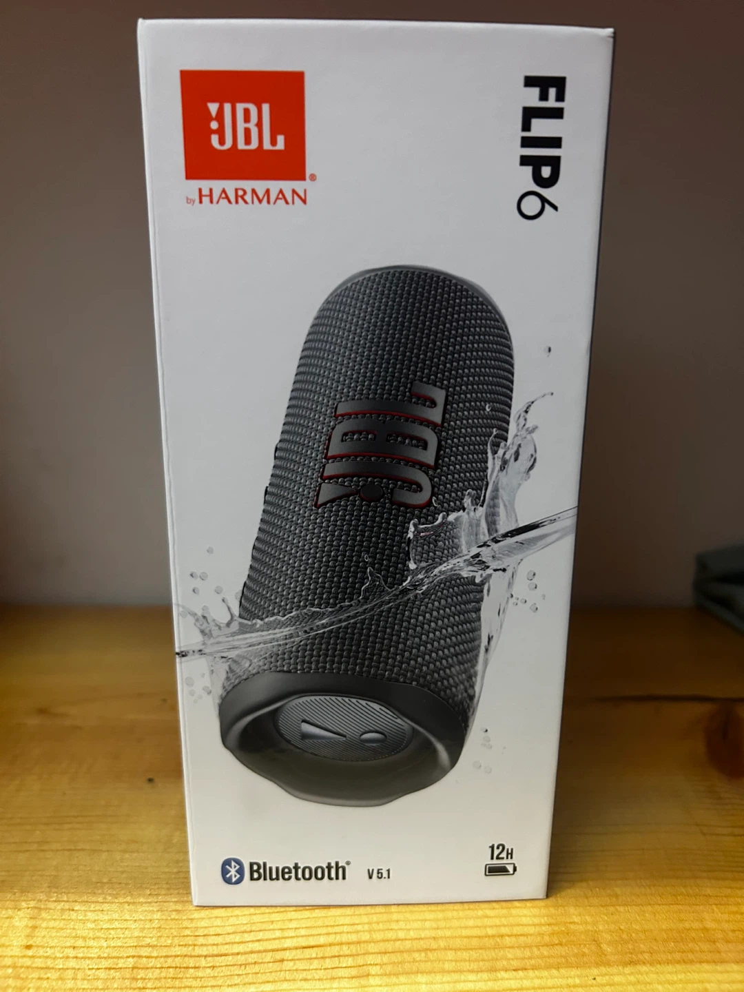 JBL Flip 6 Portable Bluetooth Speaker - Like New!