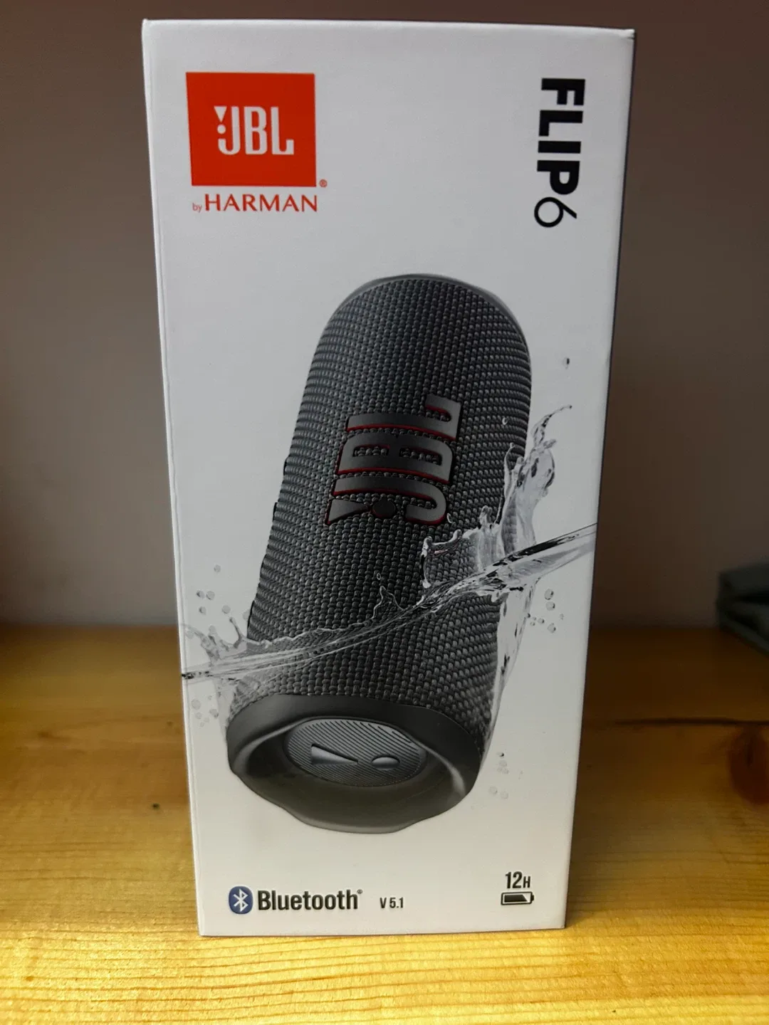 JBL Flip 6 Portable Bluetooth Speaker - Like New! thumbnail
