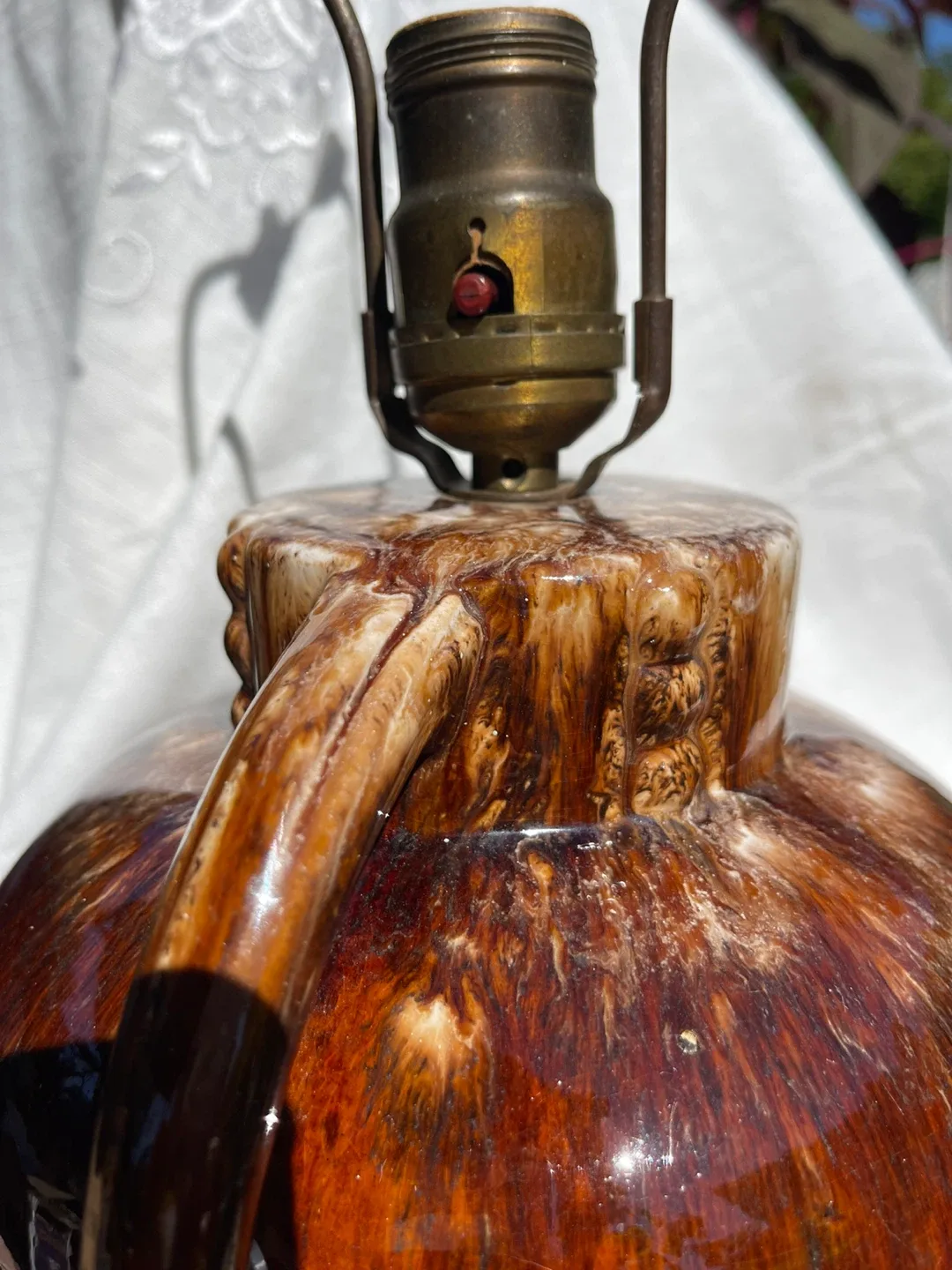 Vintage Brown Ceramic Table Lamp image indicator(2)