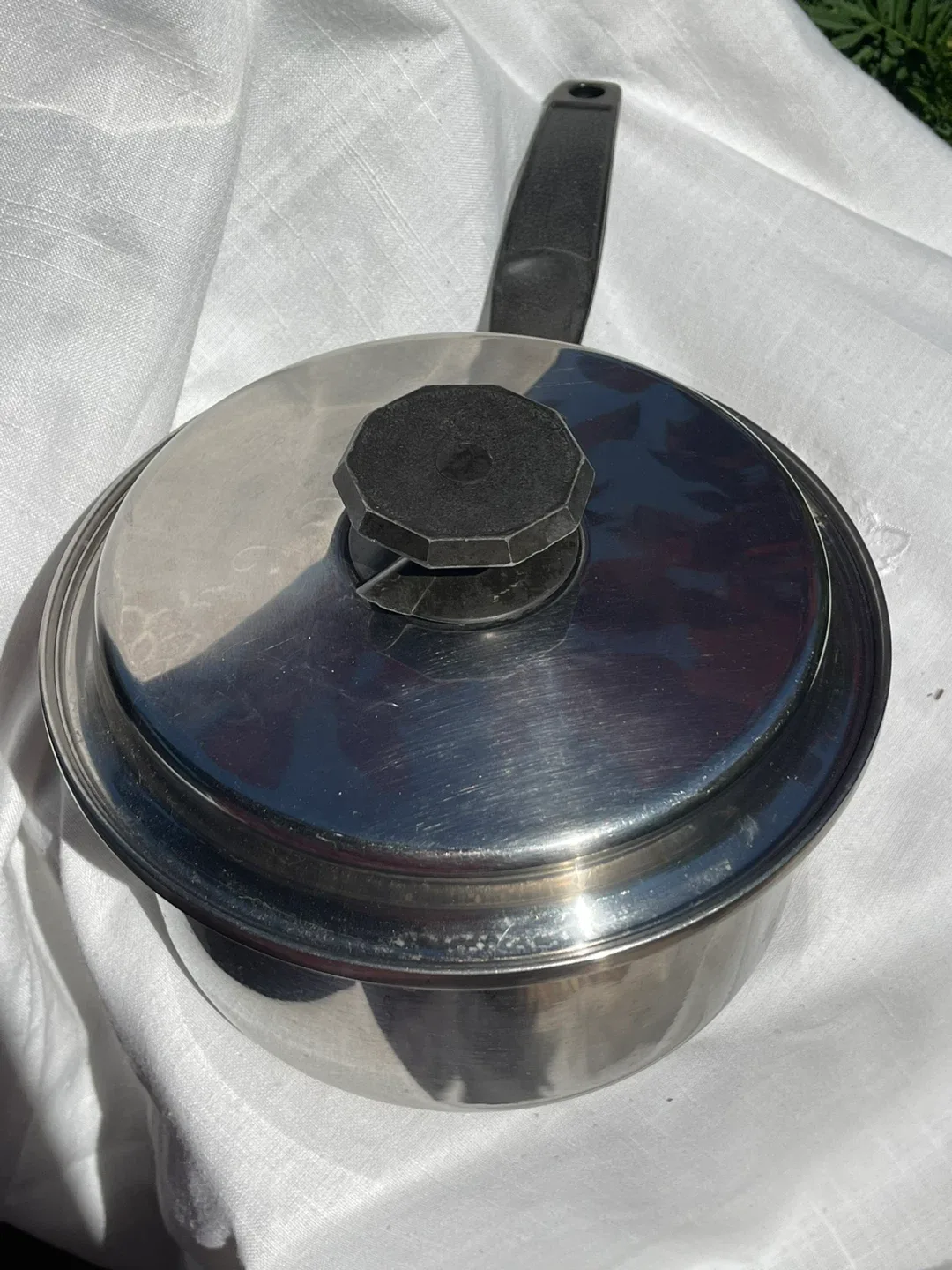 Sears Superweight Saucepan with Lid - Made in Canada image indicator(2)