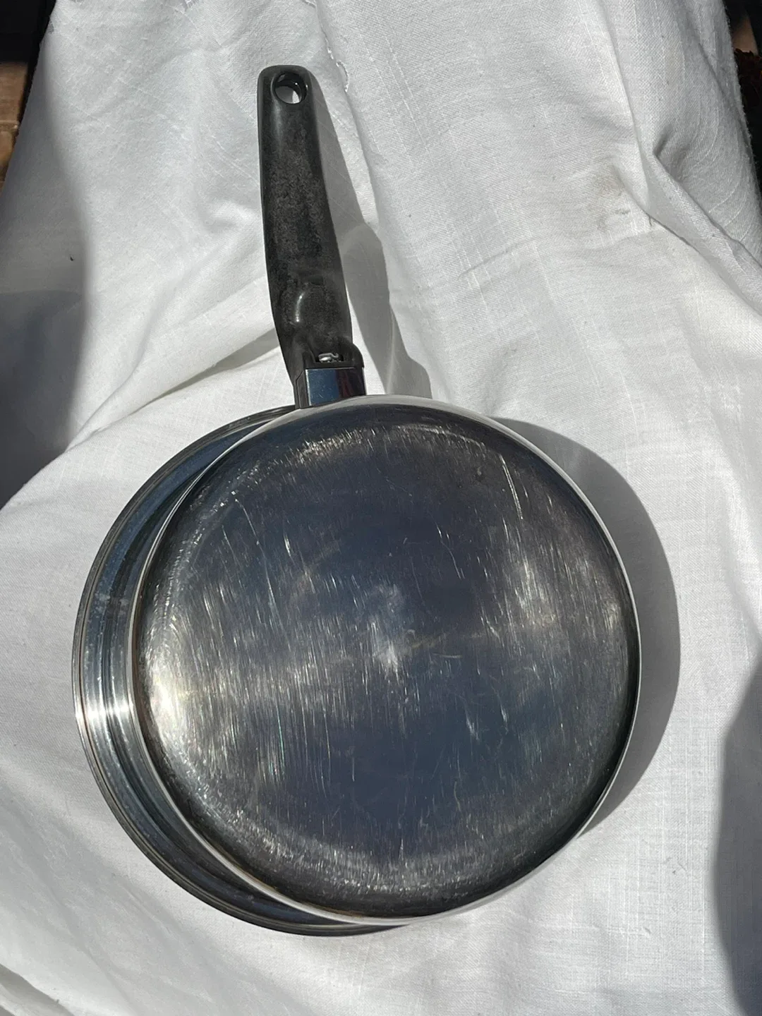 Sears Superweight Saucepan with Lid - Made in Canada image indicator(4)