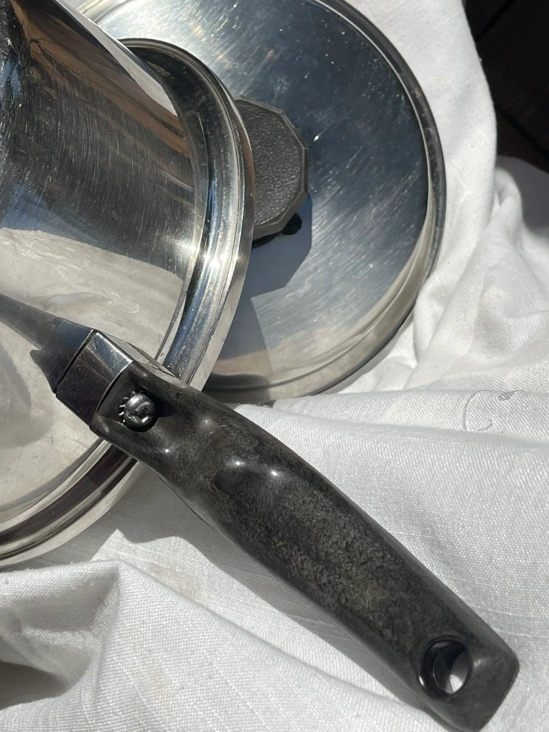 Sears Superweight Saucepan with Lid - Made in Canada image indicator(5)