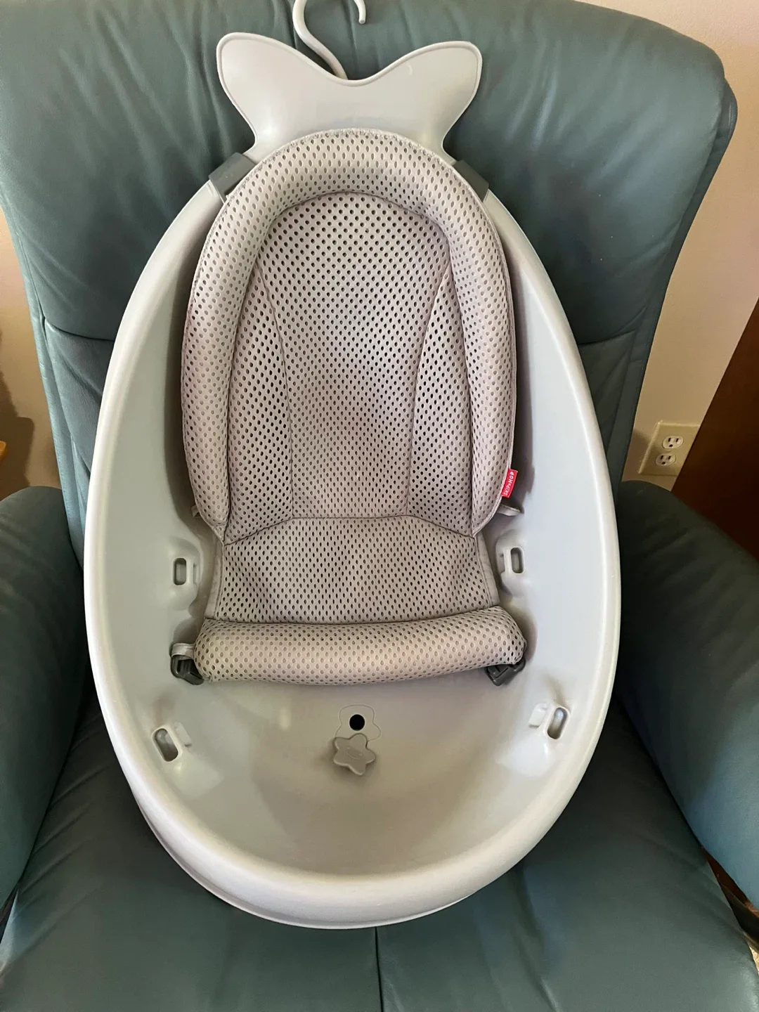 Skip hop Baby Bathtub