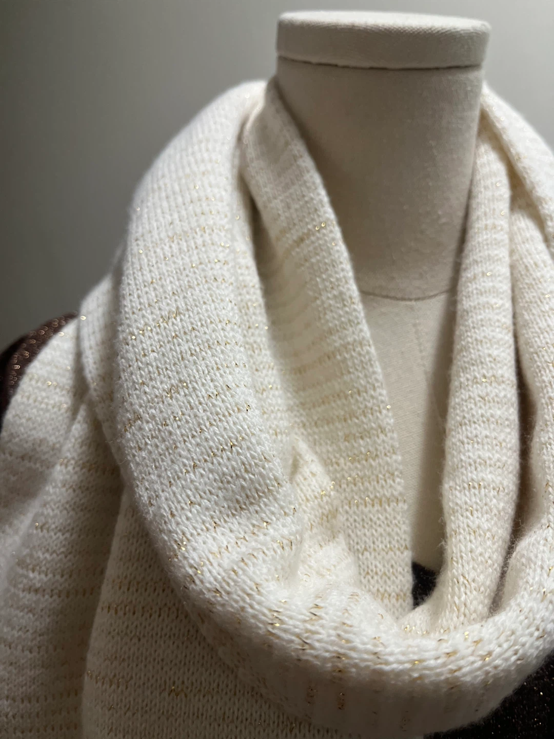 Cozy White Knit winter Scarf - photo 4