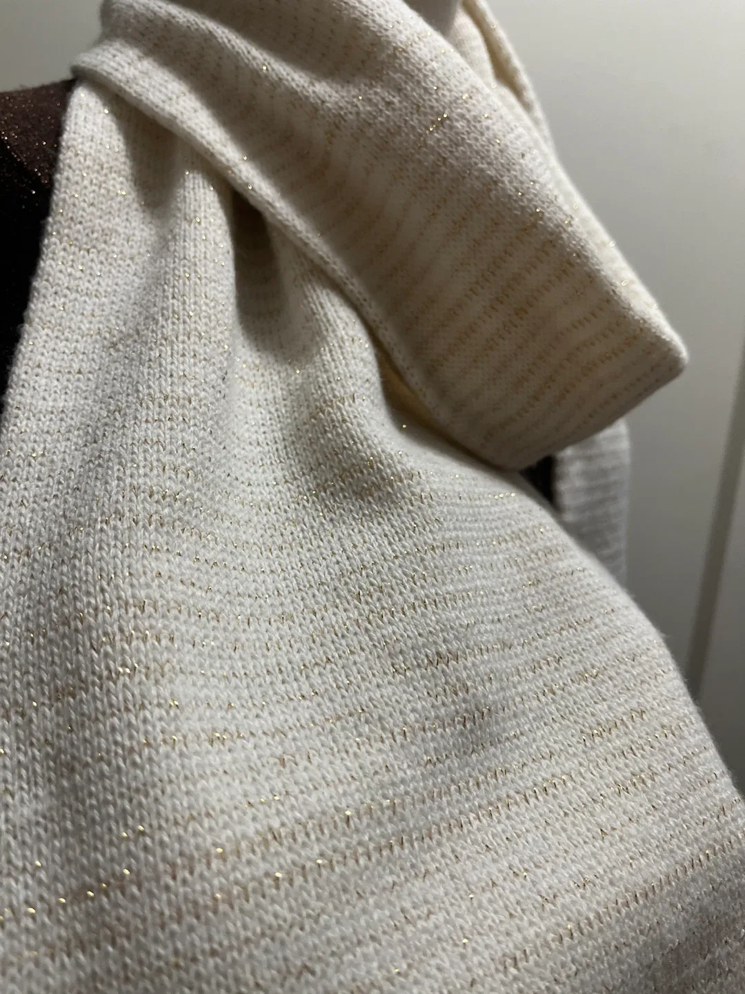 Cozy White Knit winter Scarf image indicator(3)